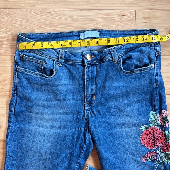 Zara Basic Capris Painted Stretchy Jeans | Size 12 - Picture 2 of 8